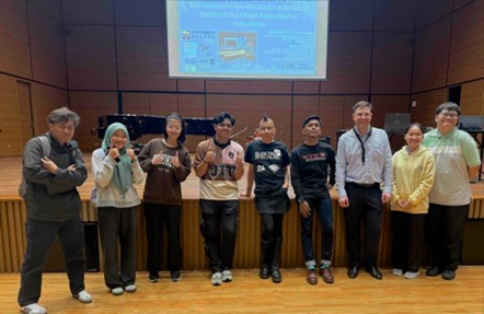 During the visit, there was the possibility to give a workshop for students, where they had the possibility to learn about the live-electronics software, the reseach procedure and to gain hands-on experiences with the instrumental setup for their own studies.