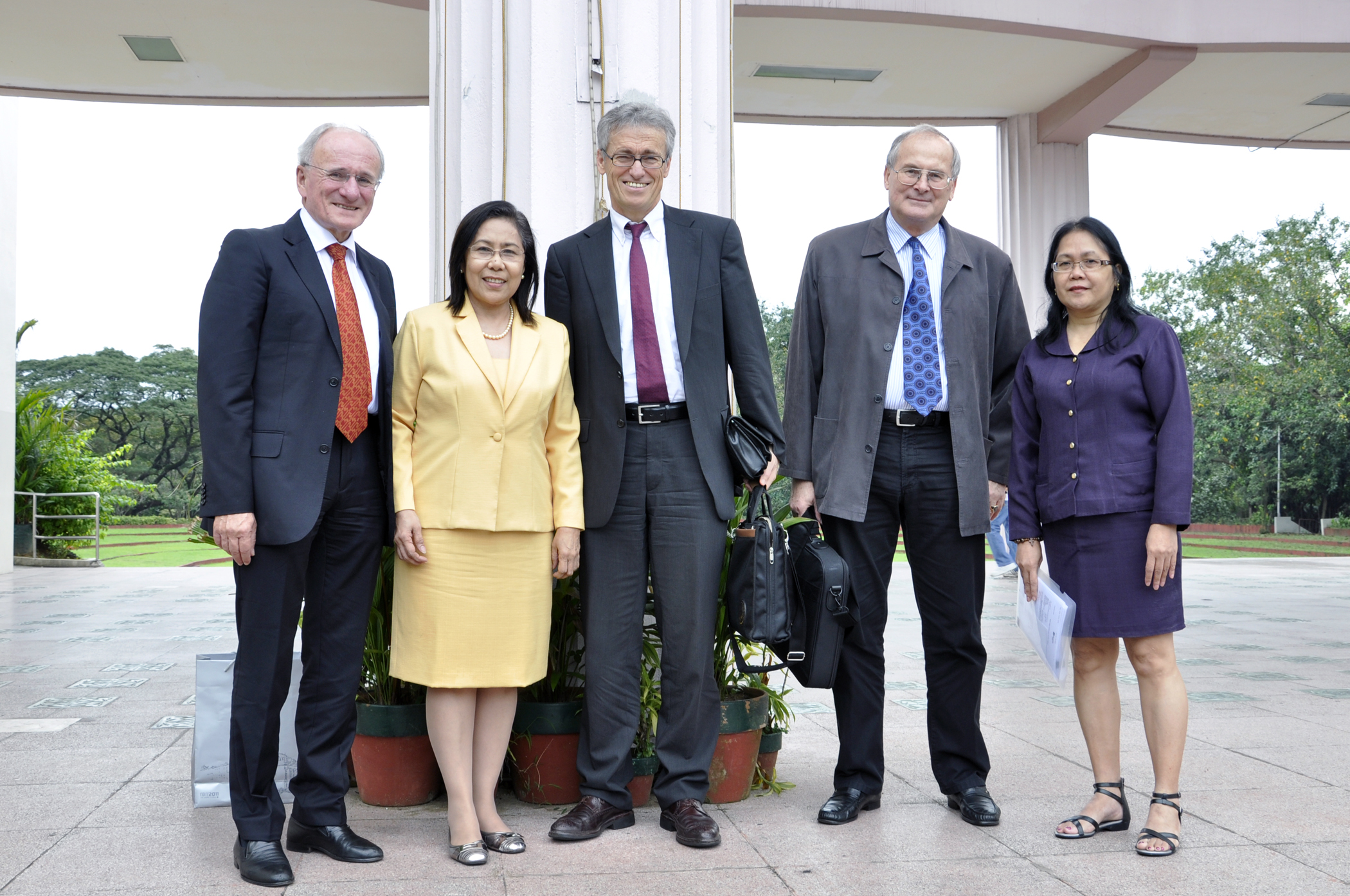 Prof. Kappel (second from right) with representatives of the University of the Philippines and representatives of ASEA-UNINET Austria, 2010 © Prof. Hartmut Kahlert, Graz University of Technology